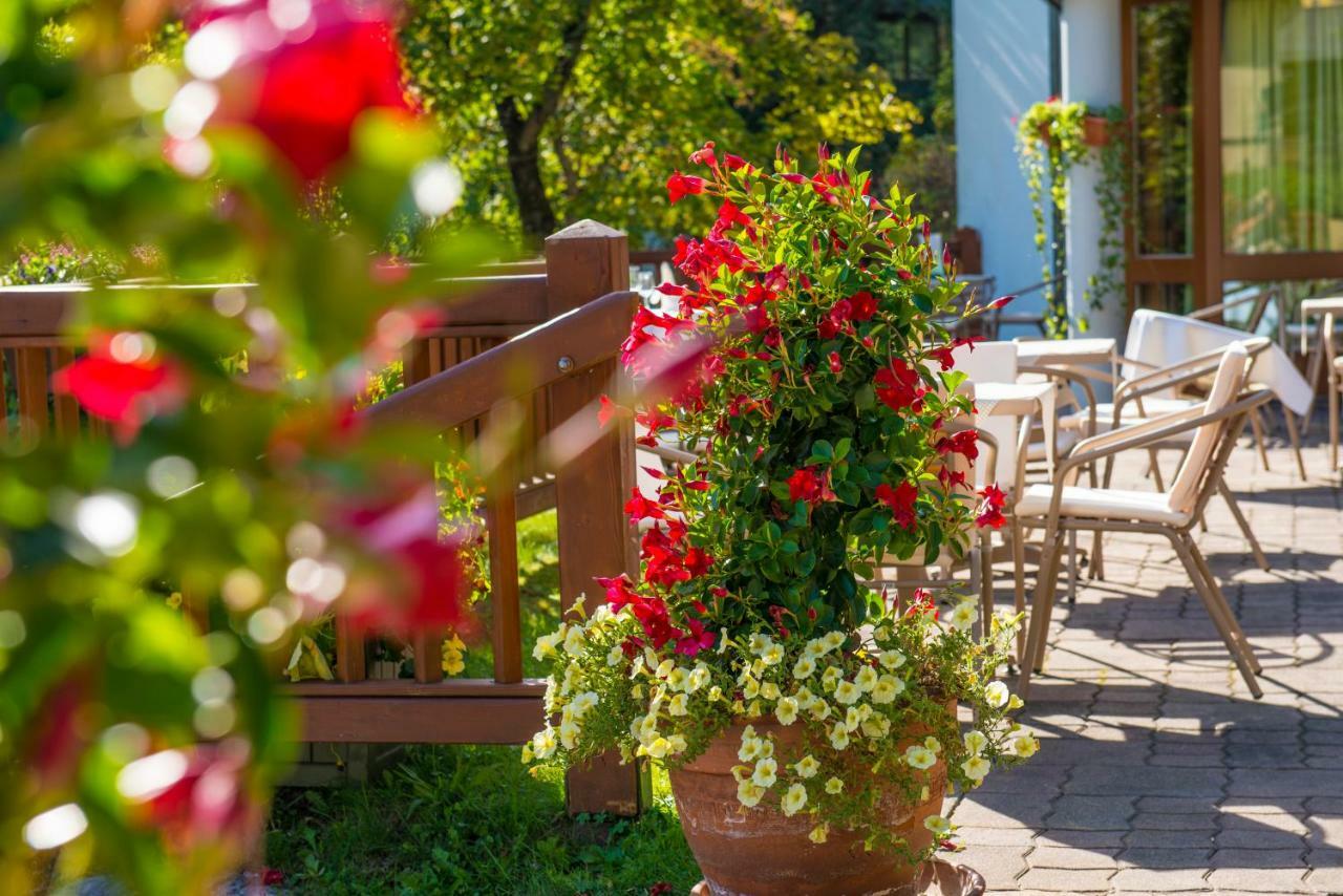 Hotel Das Gastein - Ganzjahrig Inklusive Alpentherme Gastein & Sommersaison Inklusive Gasteiner Bergbahnen บาดฮอฟกัสไตน์ ภายนอก รูปภาพ